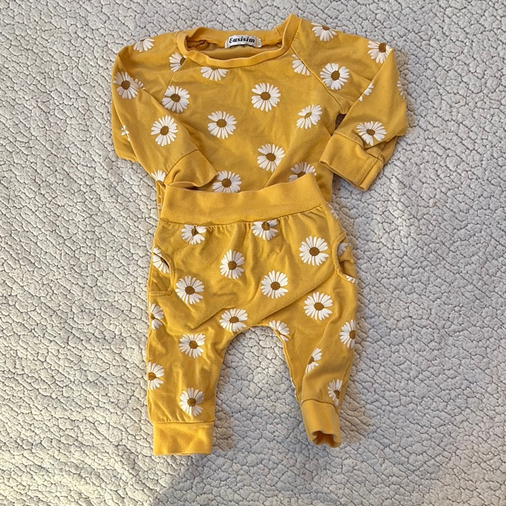 Yellow Daisy Baby Outfit